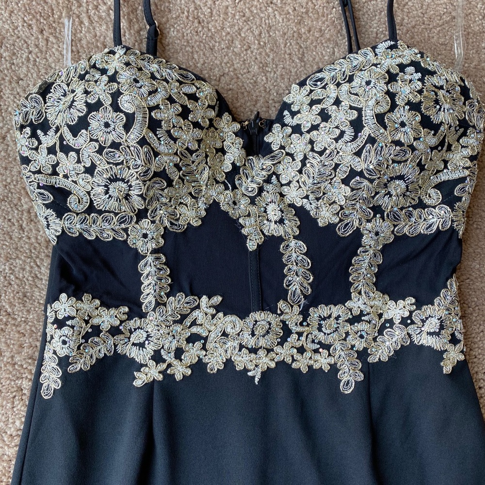 Dress - Picture 4 of 5